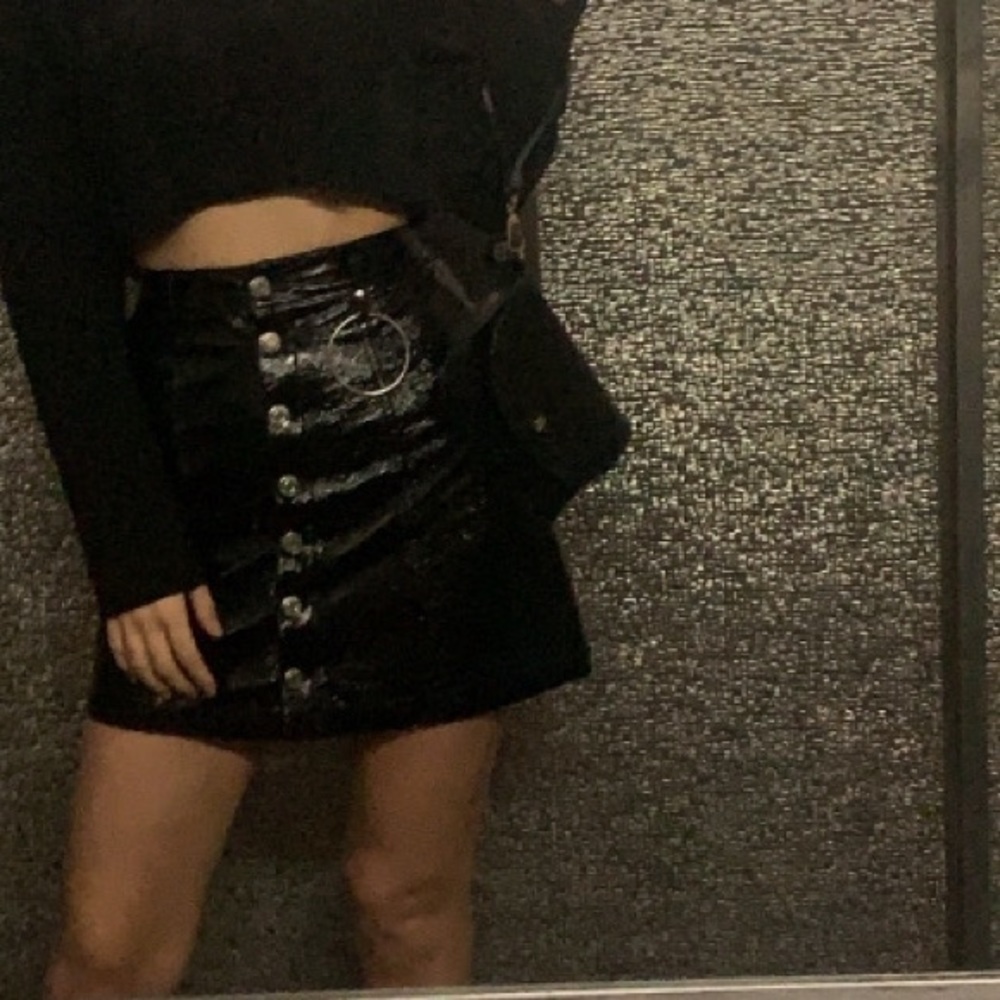 XS leather mini skirt from Stradivarius